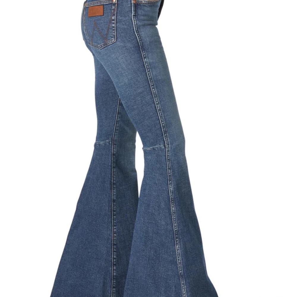 Wrangler Retro Women's High Rise Trumpet Flare Jean- Paige